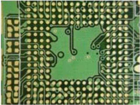 PCB板中CPU焊盘的外观照片